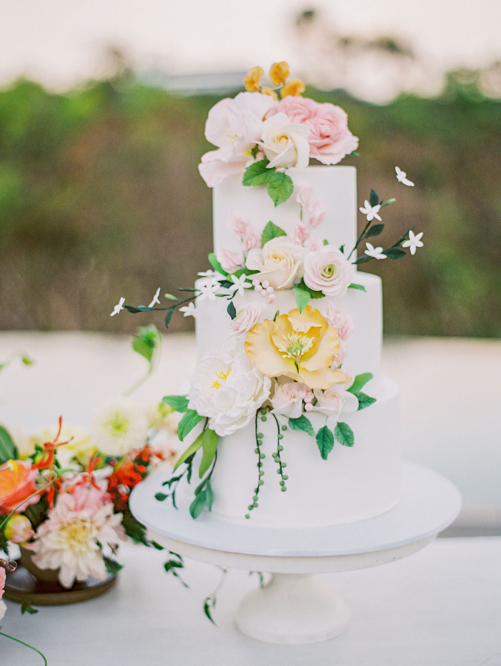 Wedding cake, sugar flowers, Paros wedding, Greece, wedding planner
